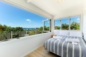 Tiri Cottage - Sea Views in Oneroa by Waiheke Unlimited, Auckland